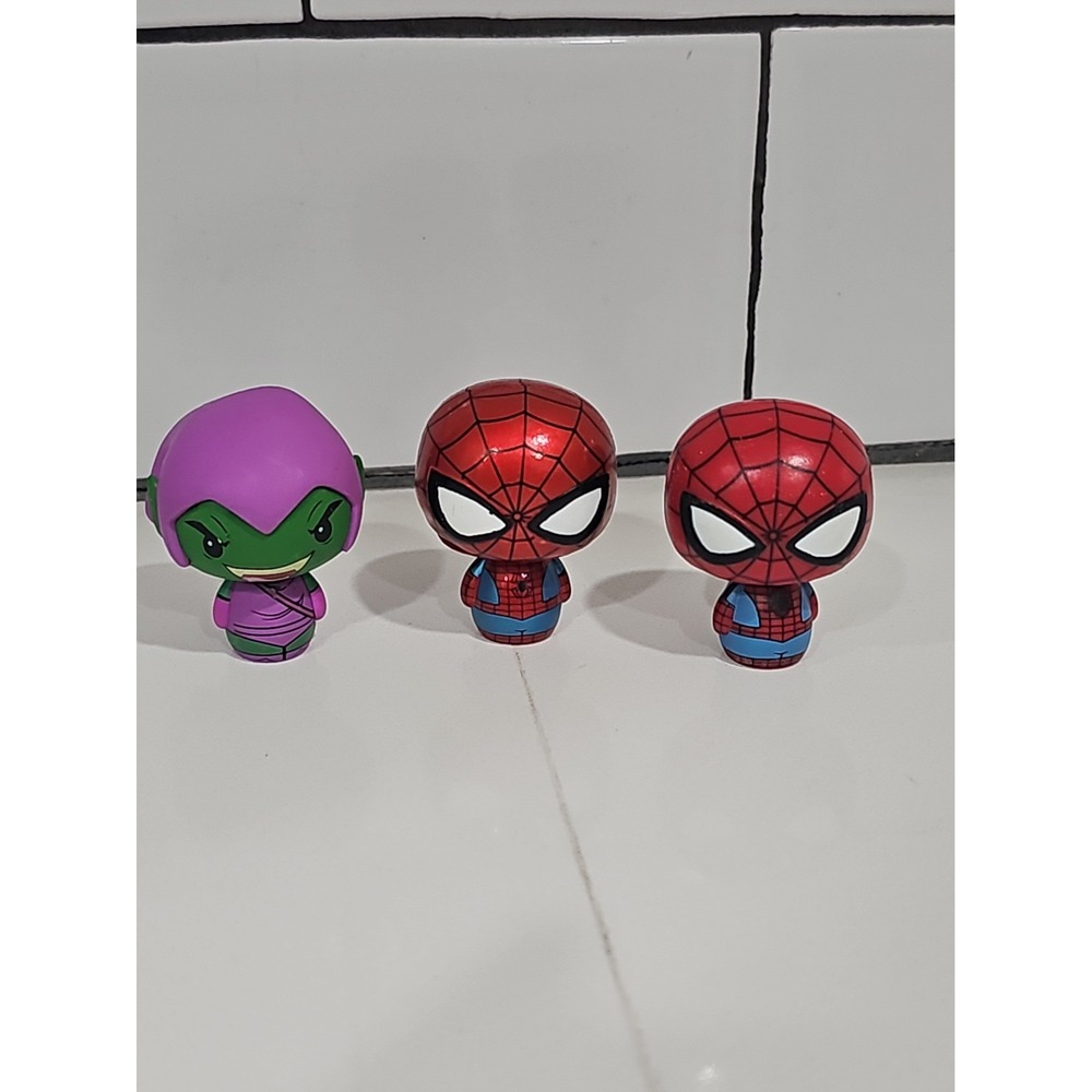Funko Pint Size Spiderman Heroes Metallic Chase Plus 2 Lot